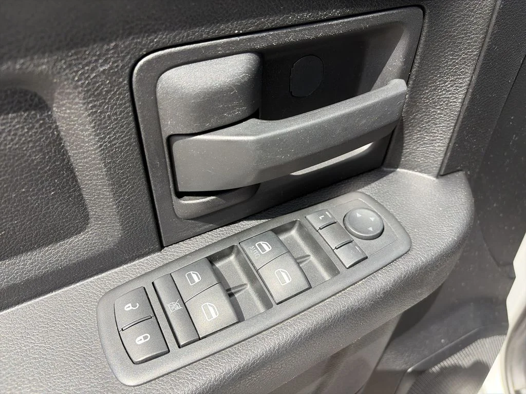 Used 2013 Silver Ram Express image 18