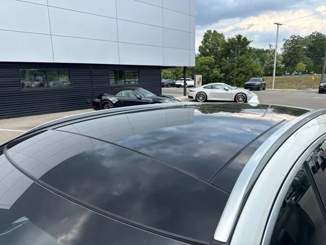 Used 2021 Majestic White INFINITI LUXE image 8