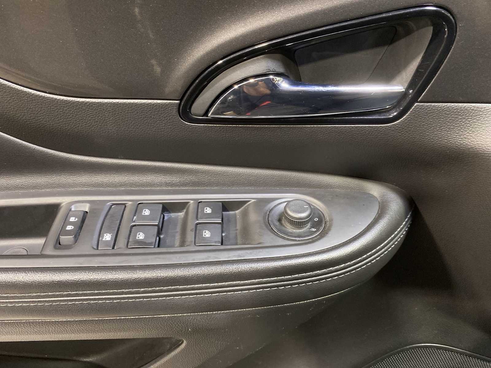 Used 2019 Ebony Twilight Metallic Buick Preferred image 23