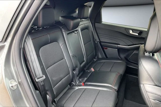 2026 Ford Escape ST-Line - Photo 10