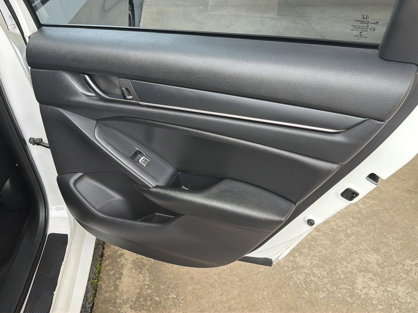 Used 2019 Platinum White Pearl Honda Sport image 15