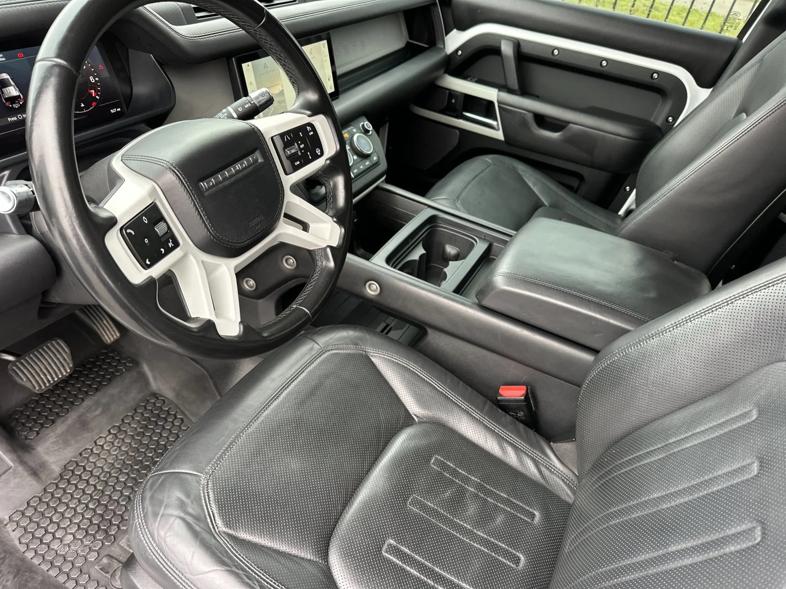 Used 2020  Land Rover  image 11