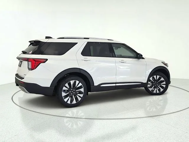 New 2026 Star White Metallic Tri-Coat Ford Platinum™ image 39