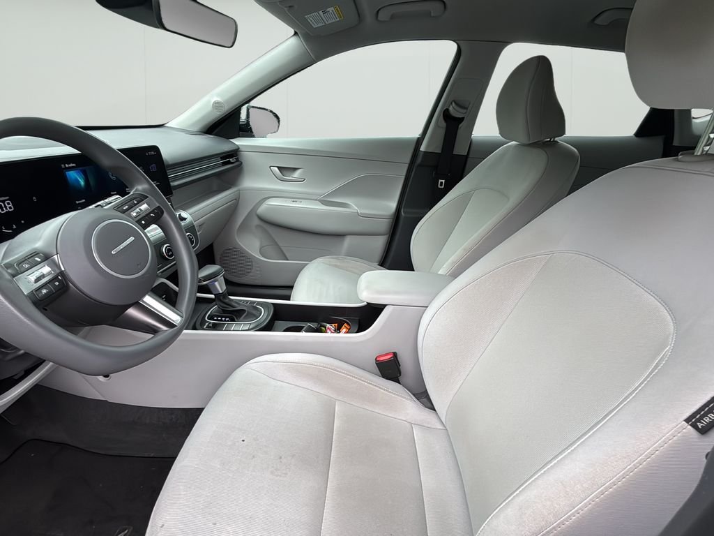 2024 Hyundai Kona SE - Photo 18