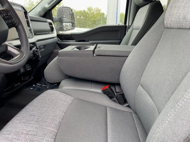New 2026 Oxford White Ford F-250® XLT image 12