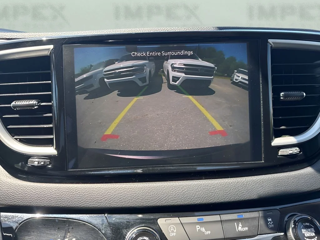 Used 2023 Gray Chrysler Touring L image 19