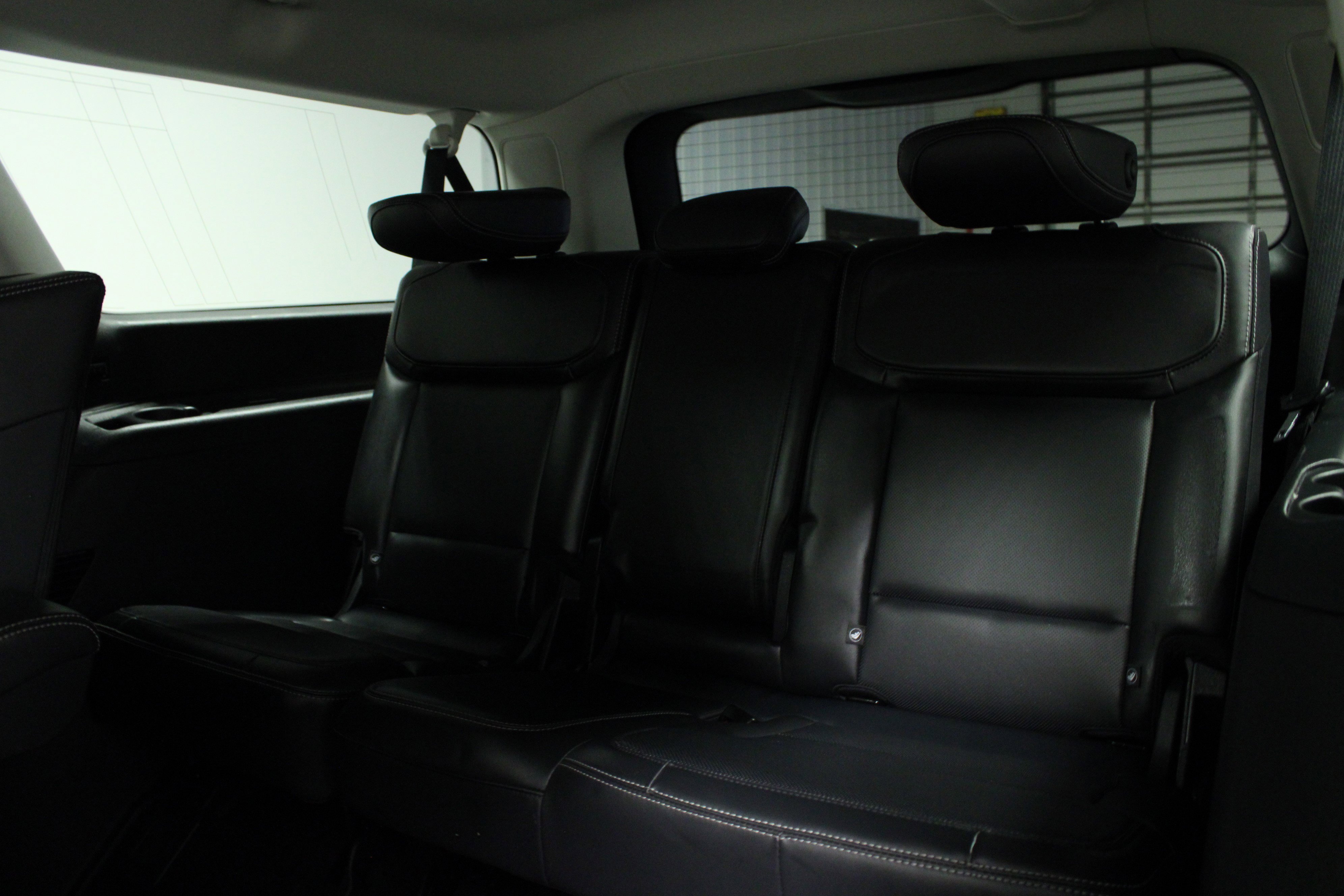 Used 2025 Black Metallic Ford Platinum image 14