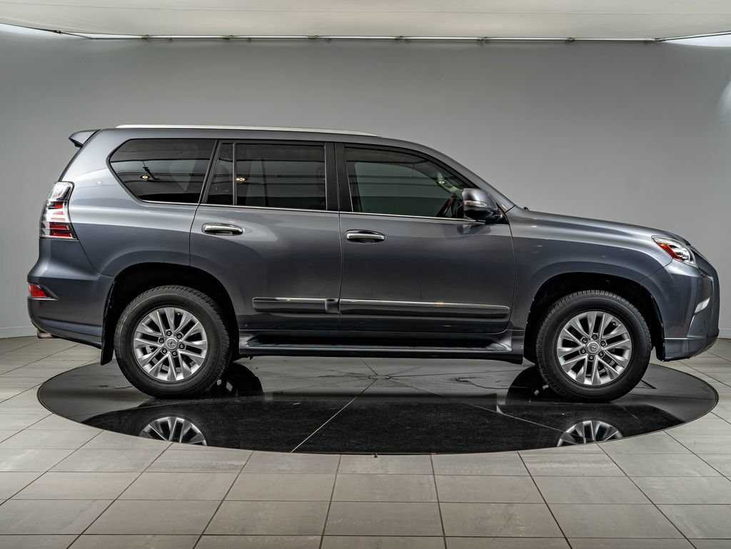Used 2016 Nebula Gray Pearl Lexus 460 image 4