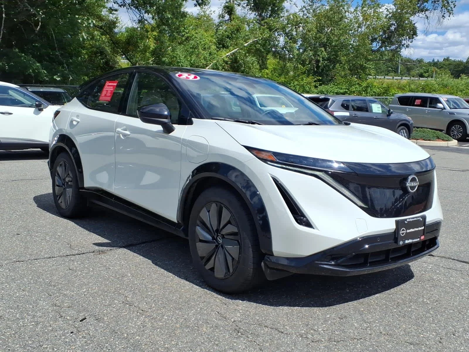 Certified Used 2024 Everest White Pearl Tricoat/Black Diamond Pearl Nissan ENGAGE+ image 3