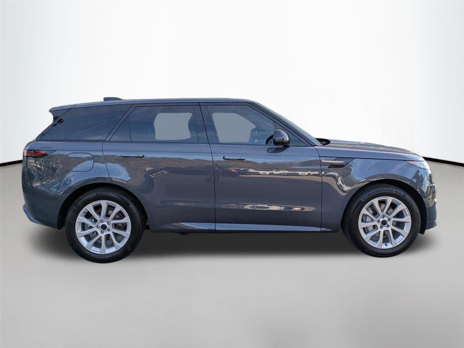 Used 2026 Varesine Blue Metallic Land Rover Dynamic SE image 4