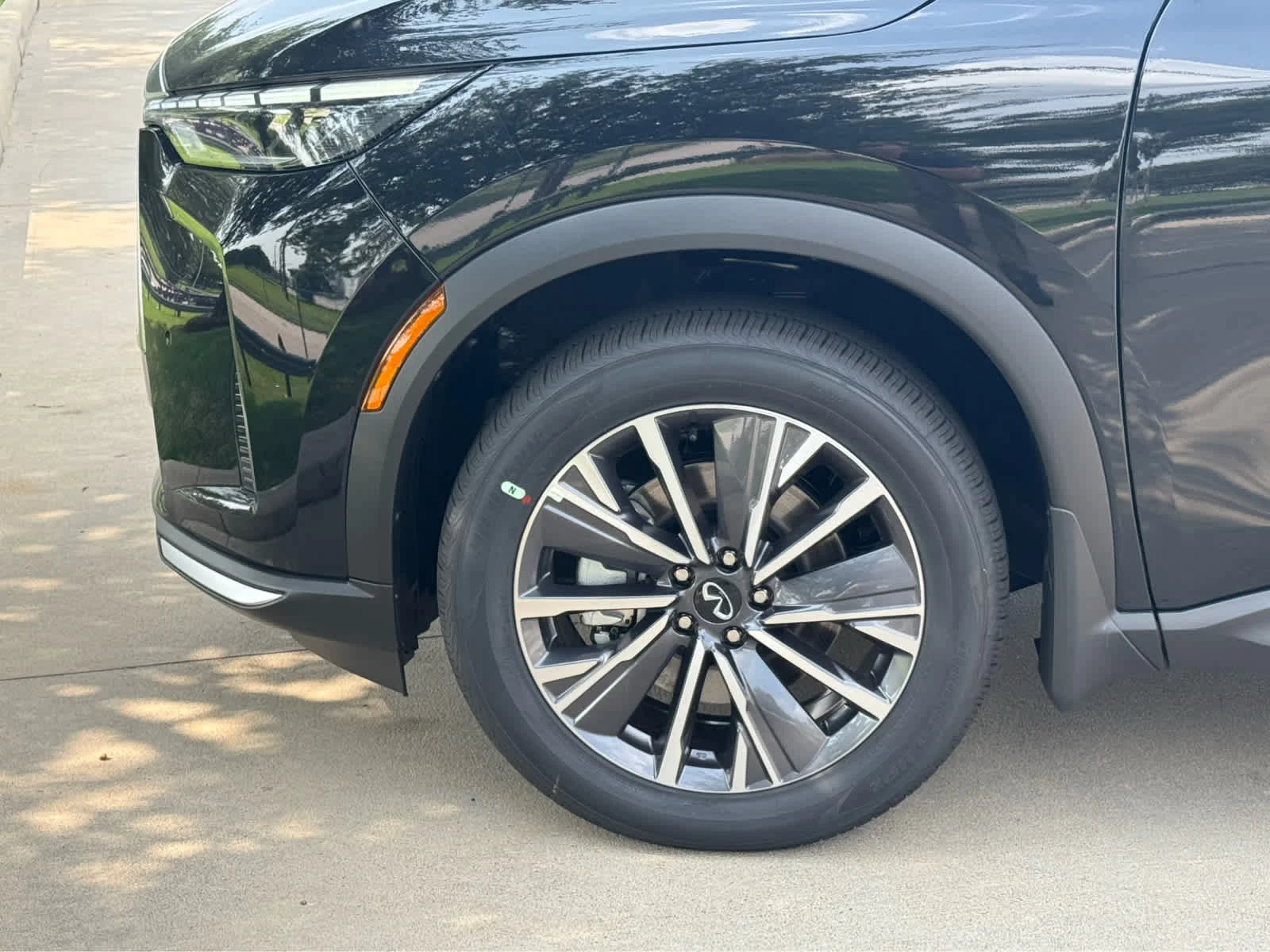 2027 INFINITI QX60 LUXE - Photo 6