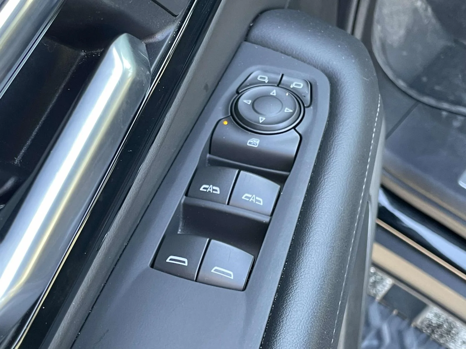 Used 2025 Black Chevrolet Z71 image 7