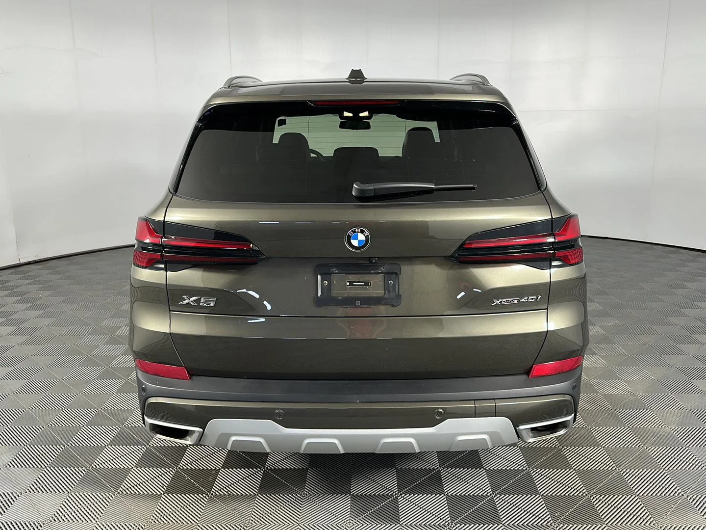 Used 2024 Manhattan Green Metallic BMW xDrive40i image 27