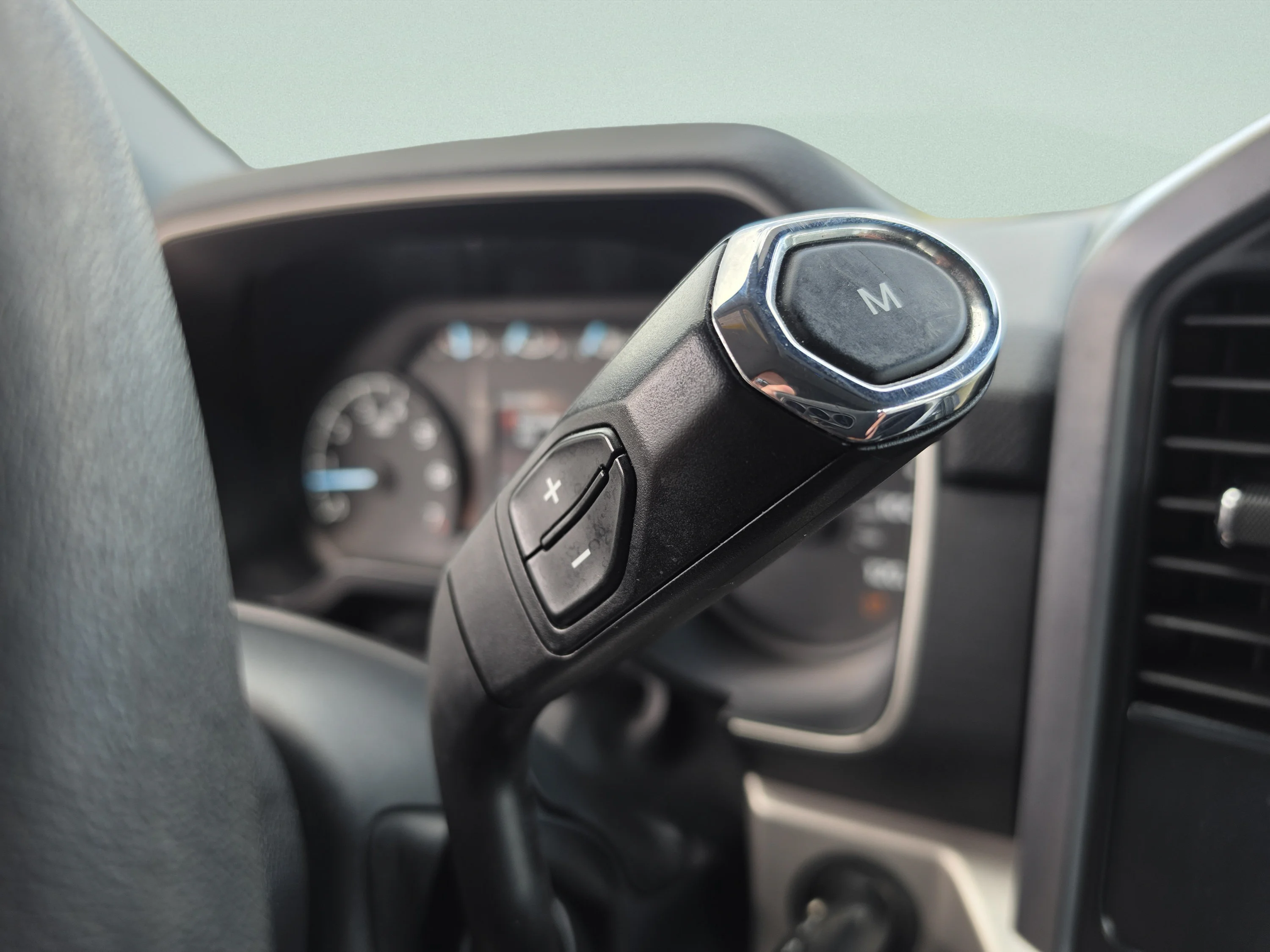 Used 2023 Oxford White Ford XLT image 31