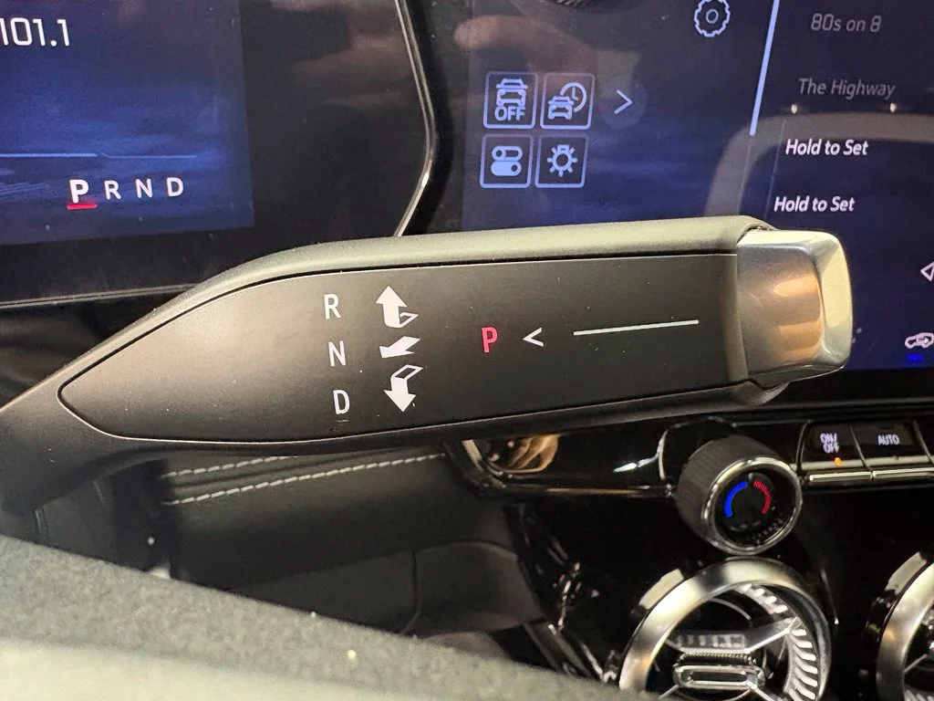 Used 2025 White Chevrolet LT image 27