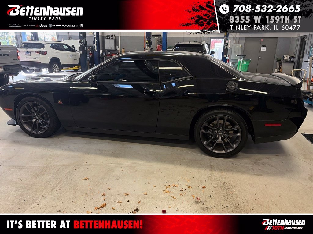 Certified Used 2023 Pitch Black Clearcoat Dodge R/T Scat Pack image 2
