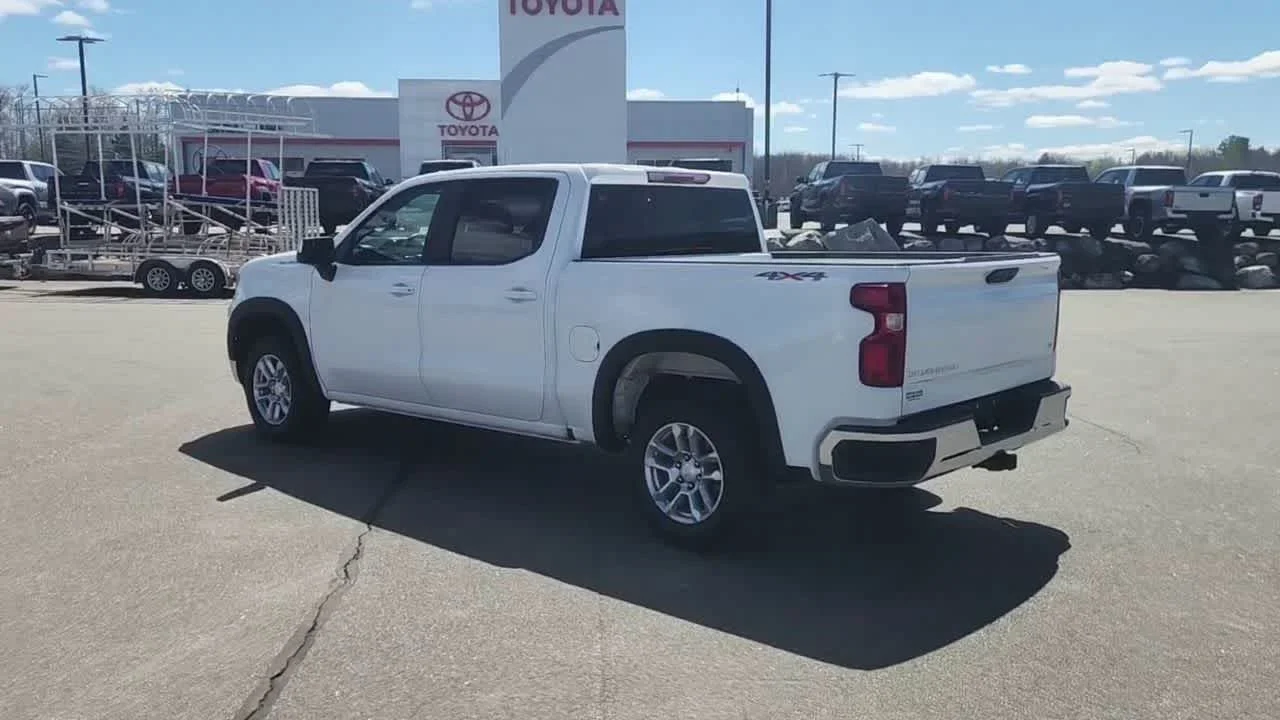 Used 2022 Summit White Chevrolet LT image 6