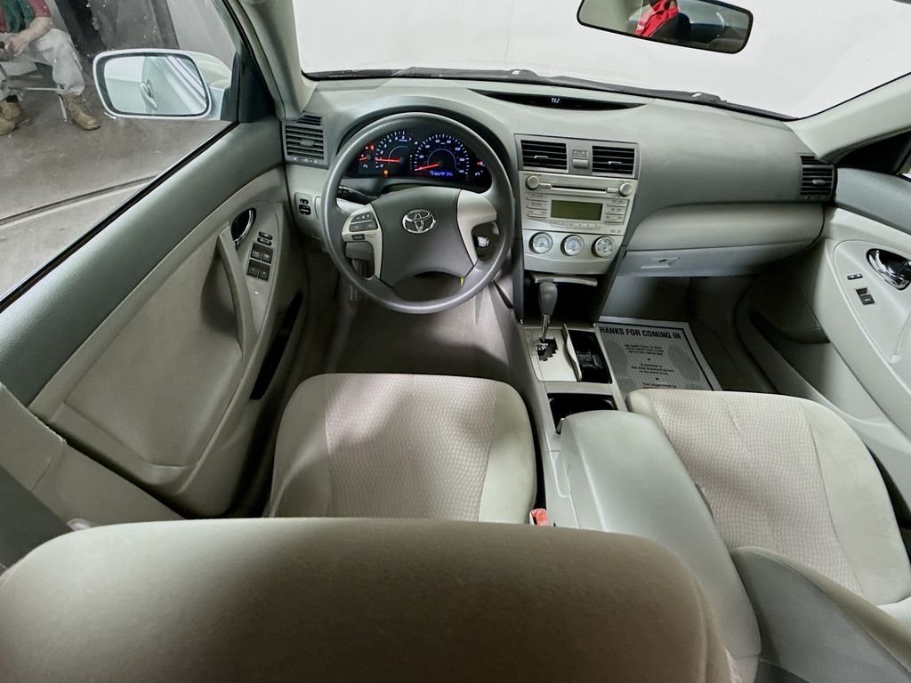 Used 2011 Silver Toyota  image 20