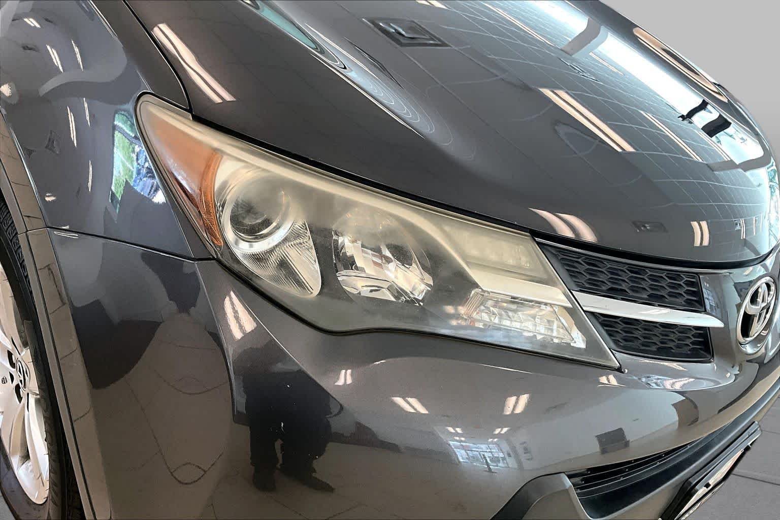 Used 2015 Magnetic Gray Metallic Toyota XLE image 26