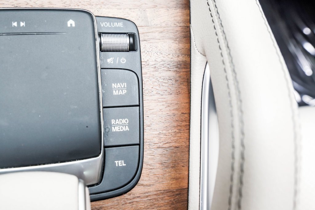 Used 2023 White Mercedes-Benz GLS 450 image 30