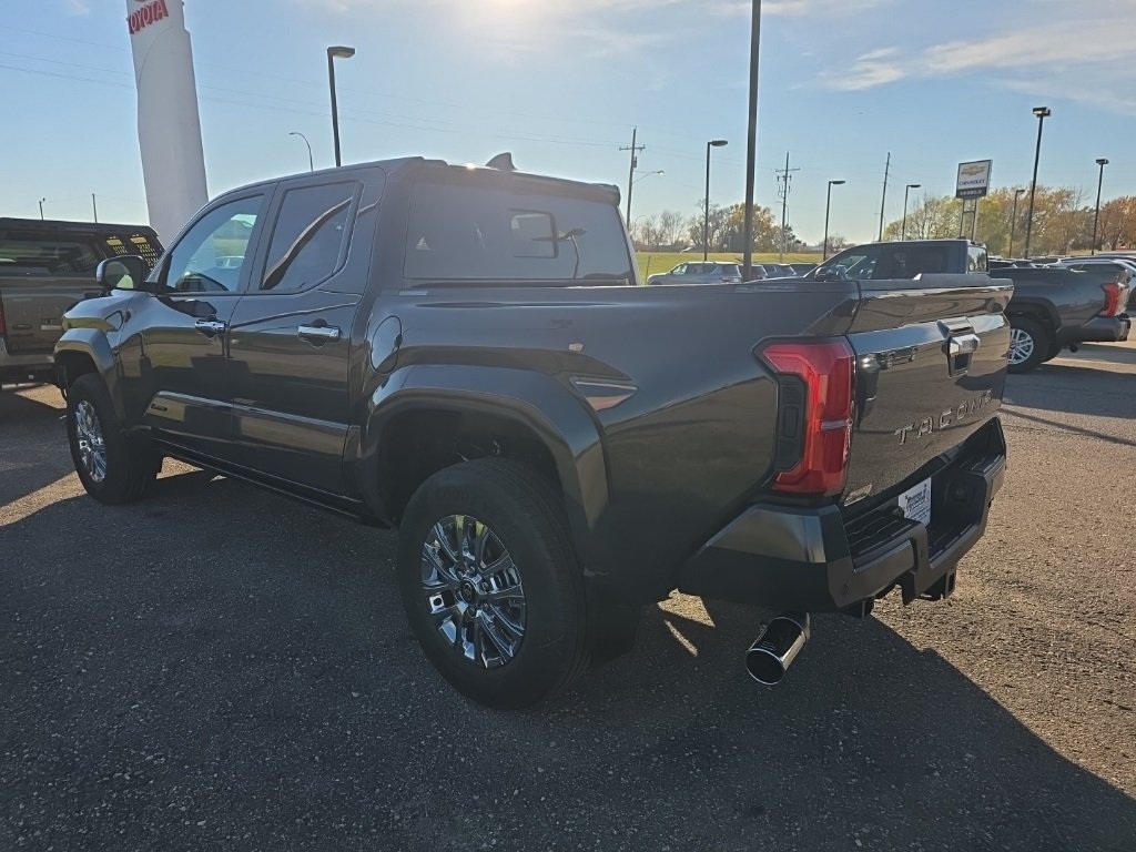 2025 Toyota Tacoma photo 4