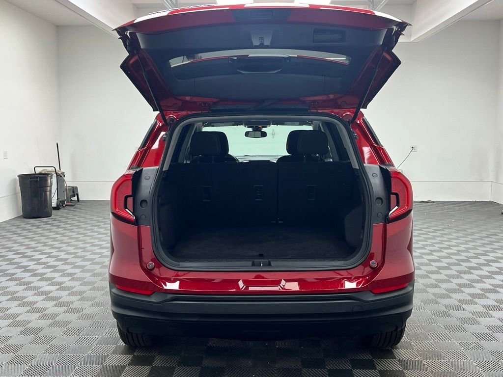 Used 2023 Volcanic Red GMC SLE image 10