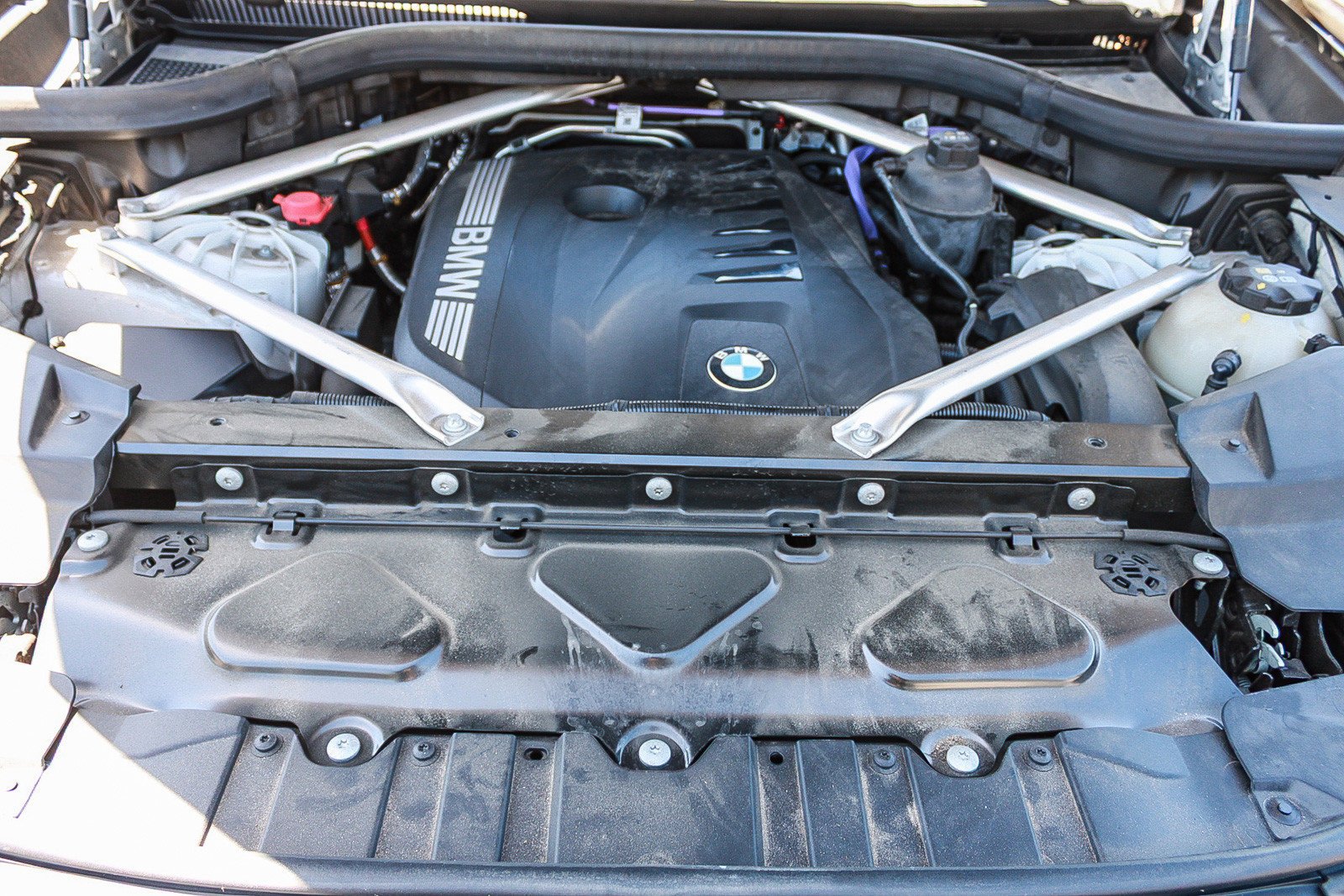 Used 2024 Mineral White Metallic BMW xDrive40i image 22