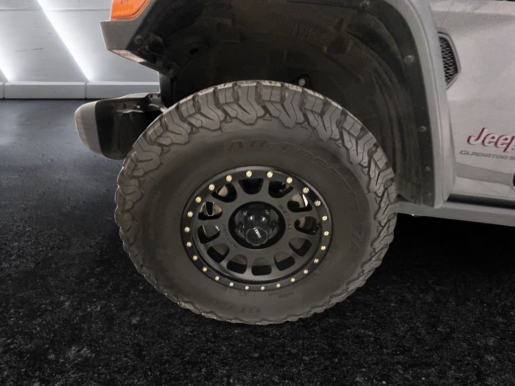 Used 2023 Gray Jeep Rubicon image 27