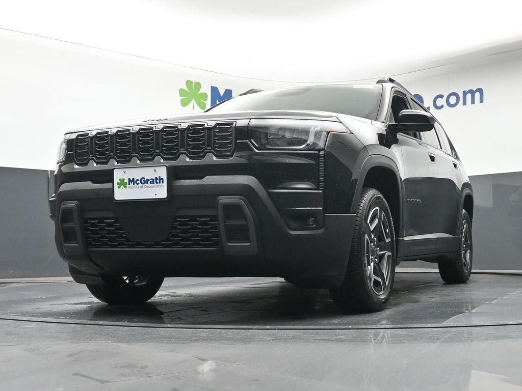 New 2026 Diamond Black Crystal Pearlcoat Jeep Laredo image 6