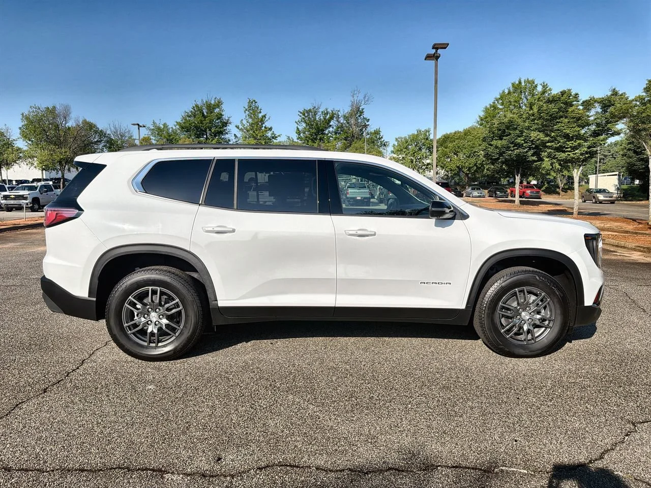 New 2026 Summit White GMC Elevation image 9