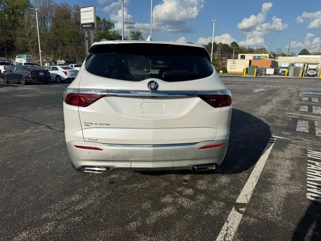 Used 2023 White Frost Tricoat Buick Essence image 4