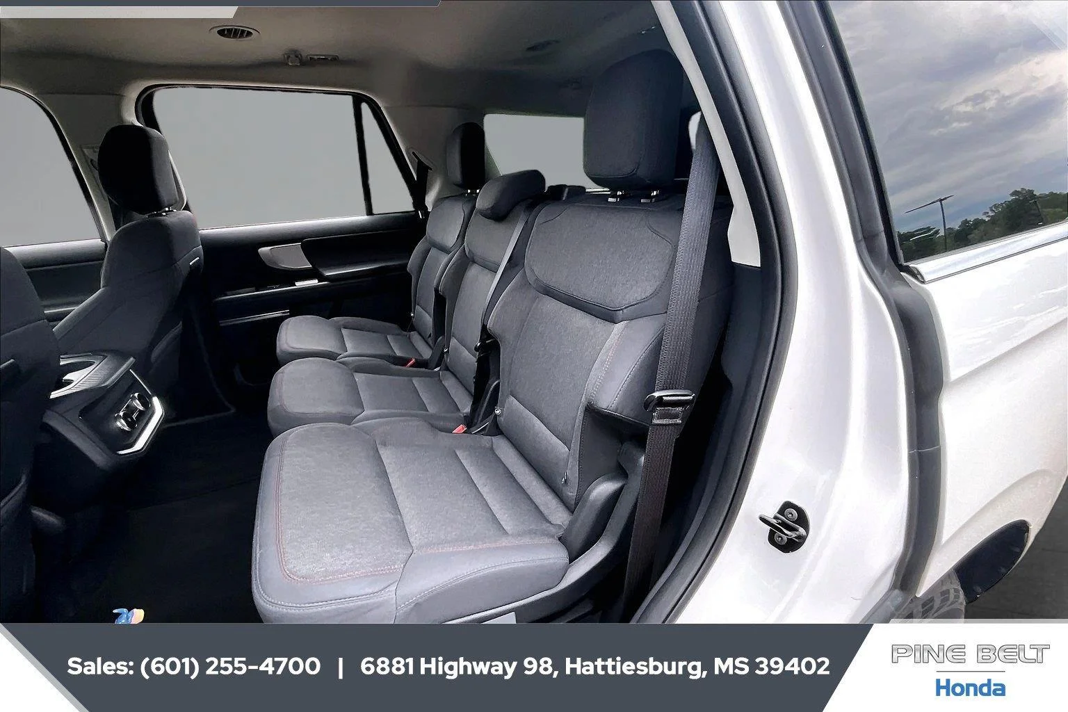 Used 2025 Oxford White Ford Active image 19