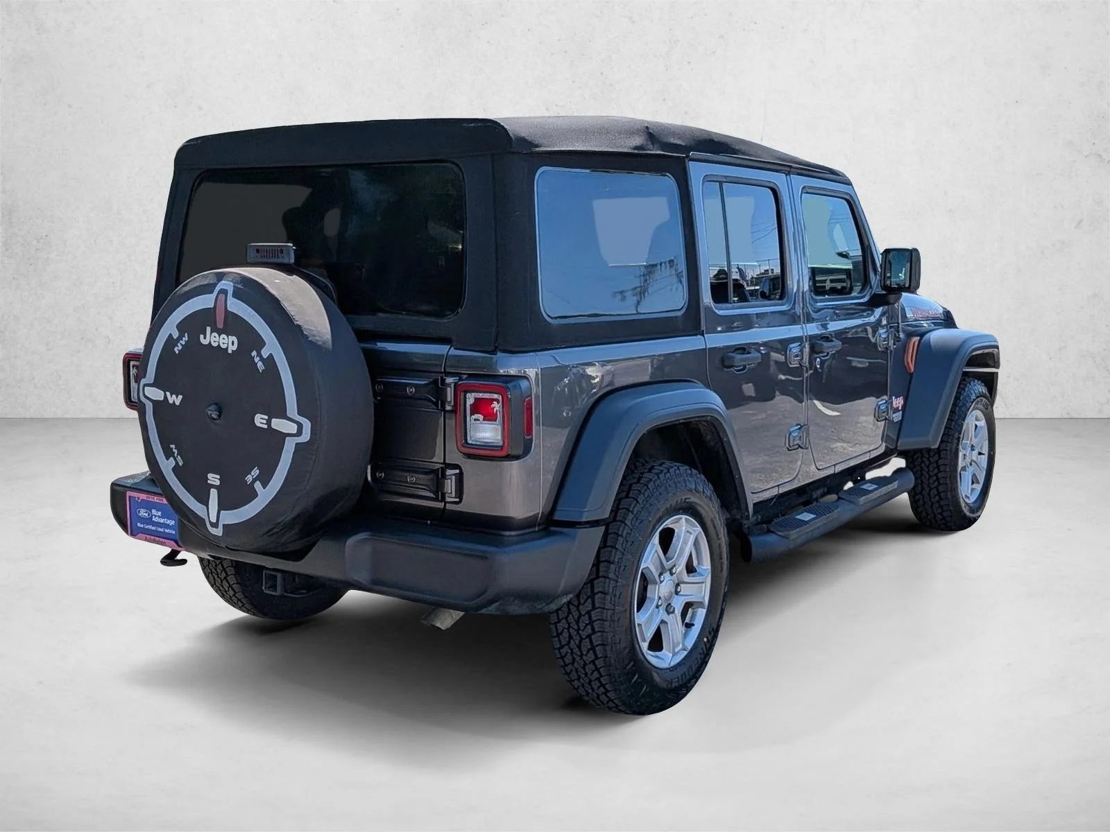 Used 2019 Granite Crystal Metallic Clearcoat Jeep Sport S image 5
