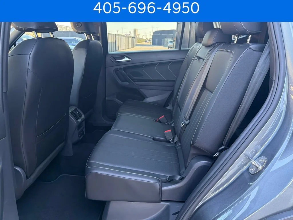 Pre-Owned 2023 Volkswagen Tiguan SE R-Line Black