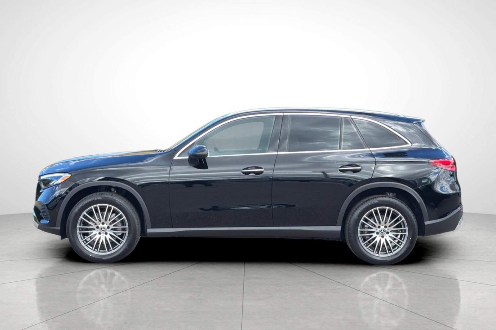 New 2026 Black Mercedes-Benz GLC 300 image 32