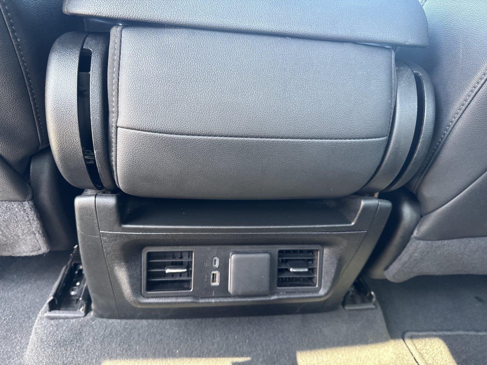 Used 2025 SUMMIT WHITE GMC SLT image 26
