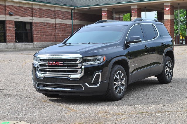 Used 2021 Black GMC SLE image 7