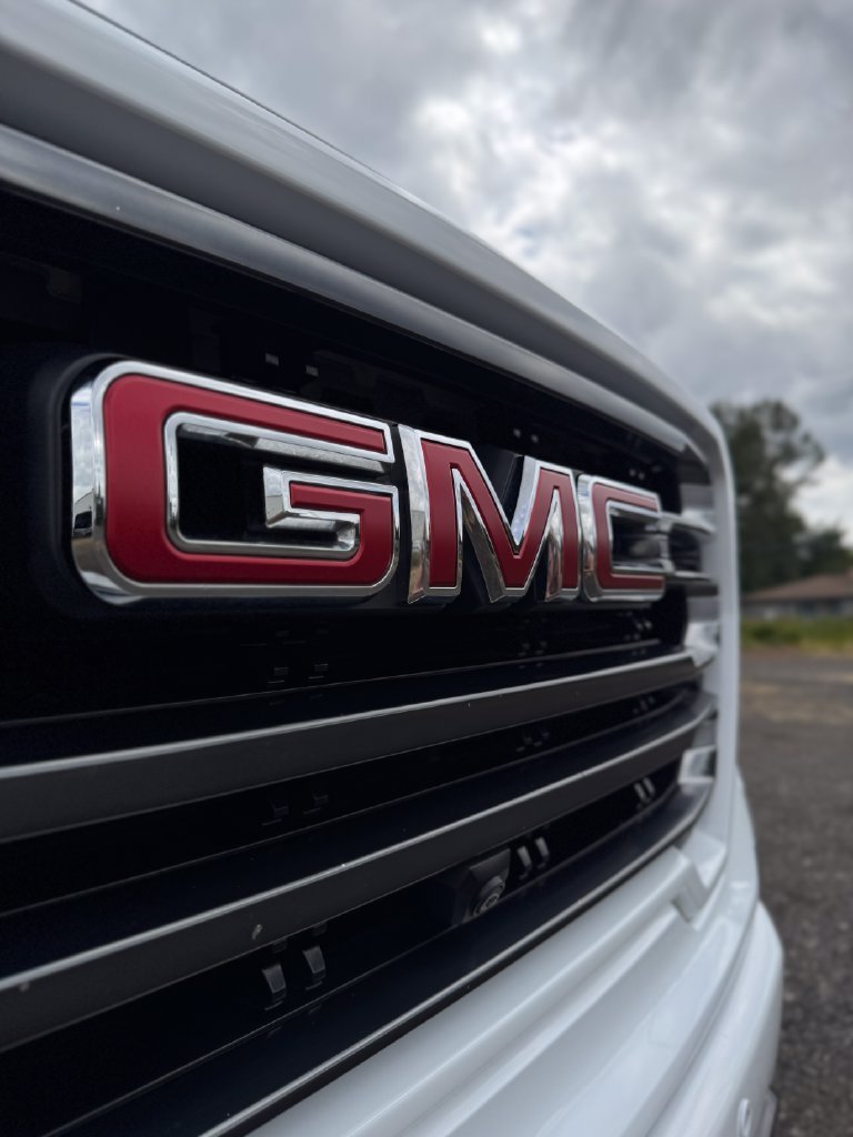 Used 2022 Summit White GMC AT4 image 54