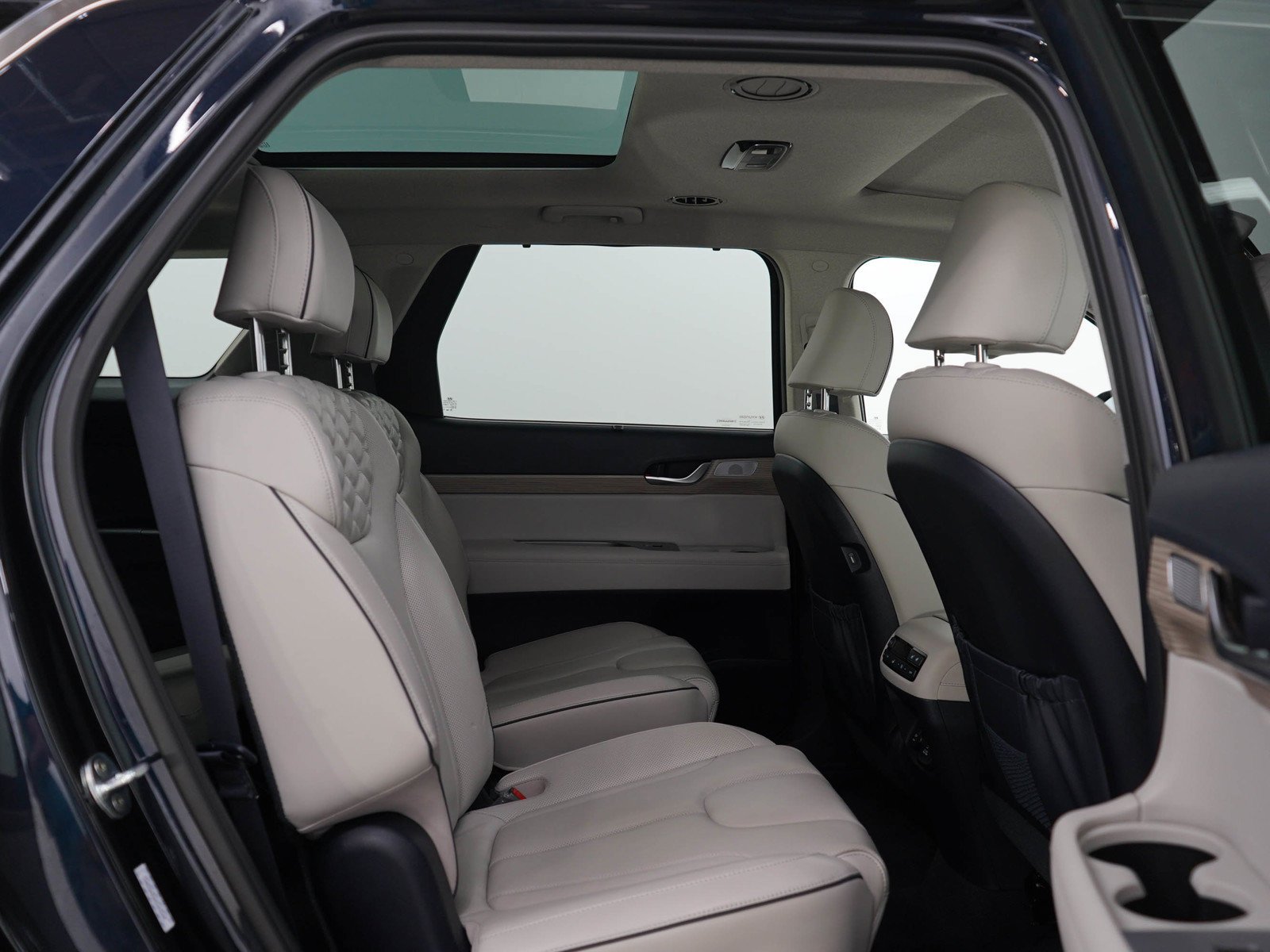Certified Used 2022 Moonlight Cloud Hyundai Limited AWD image 13