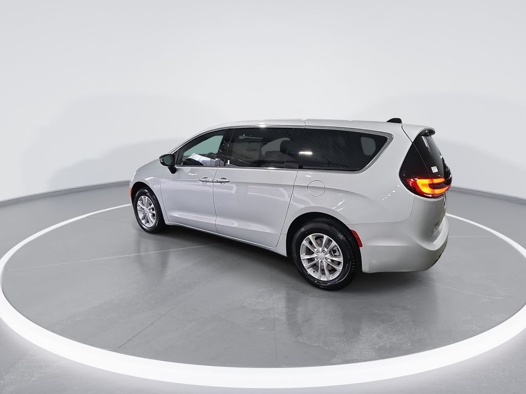 2026 Chrysler Pacifica Select - Photo 6