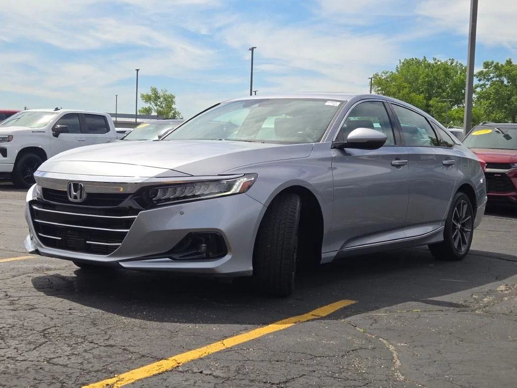 Used 2022 Silver Honda EX-L image 5