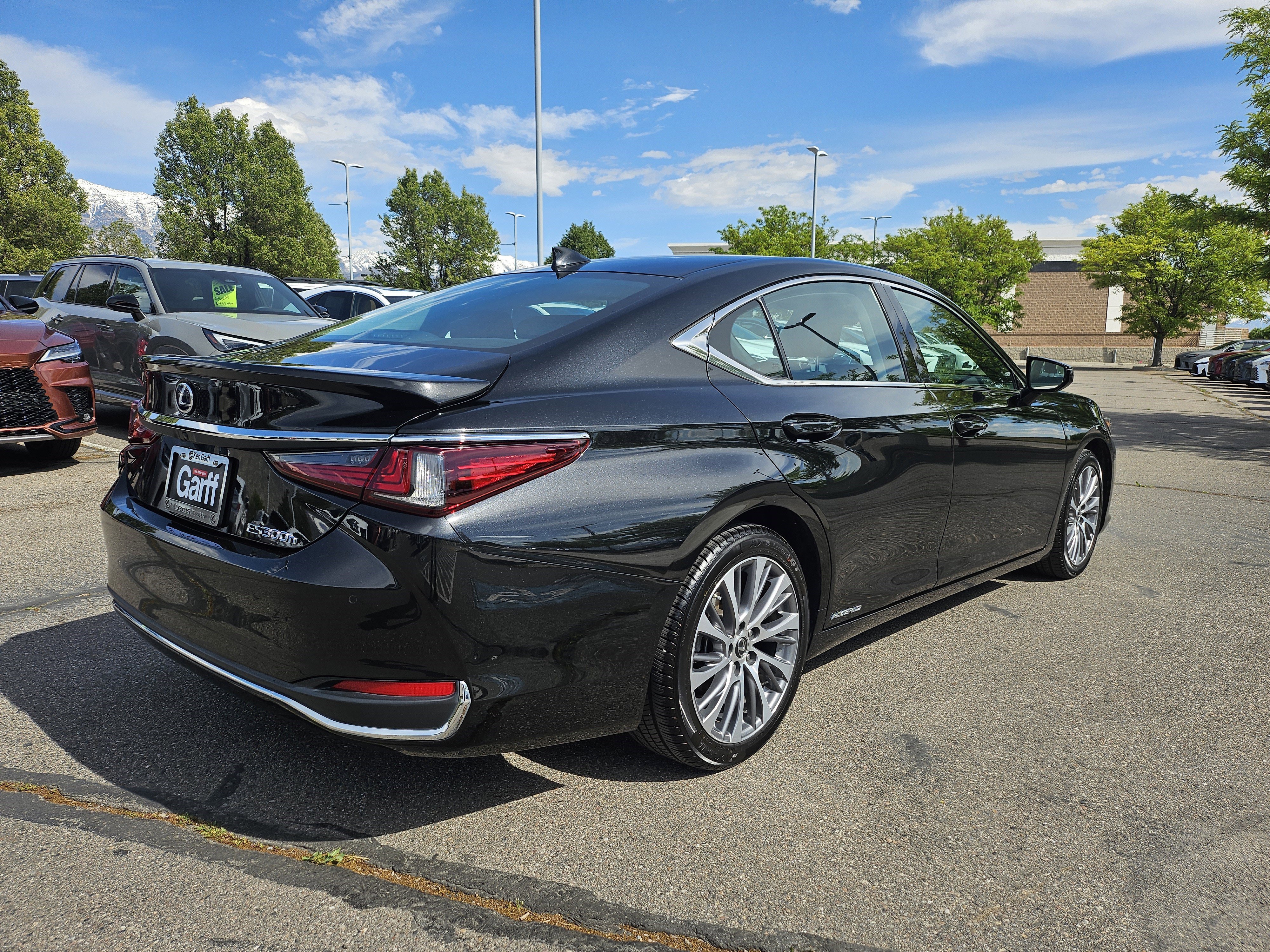Used 2021 Black Lexus 300h image 5