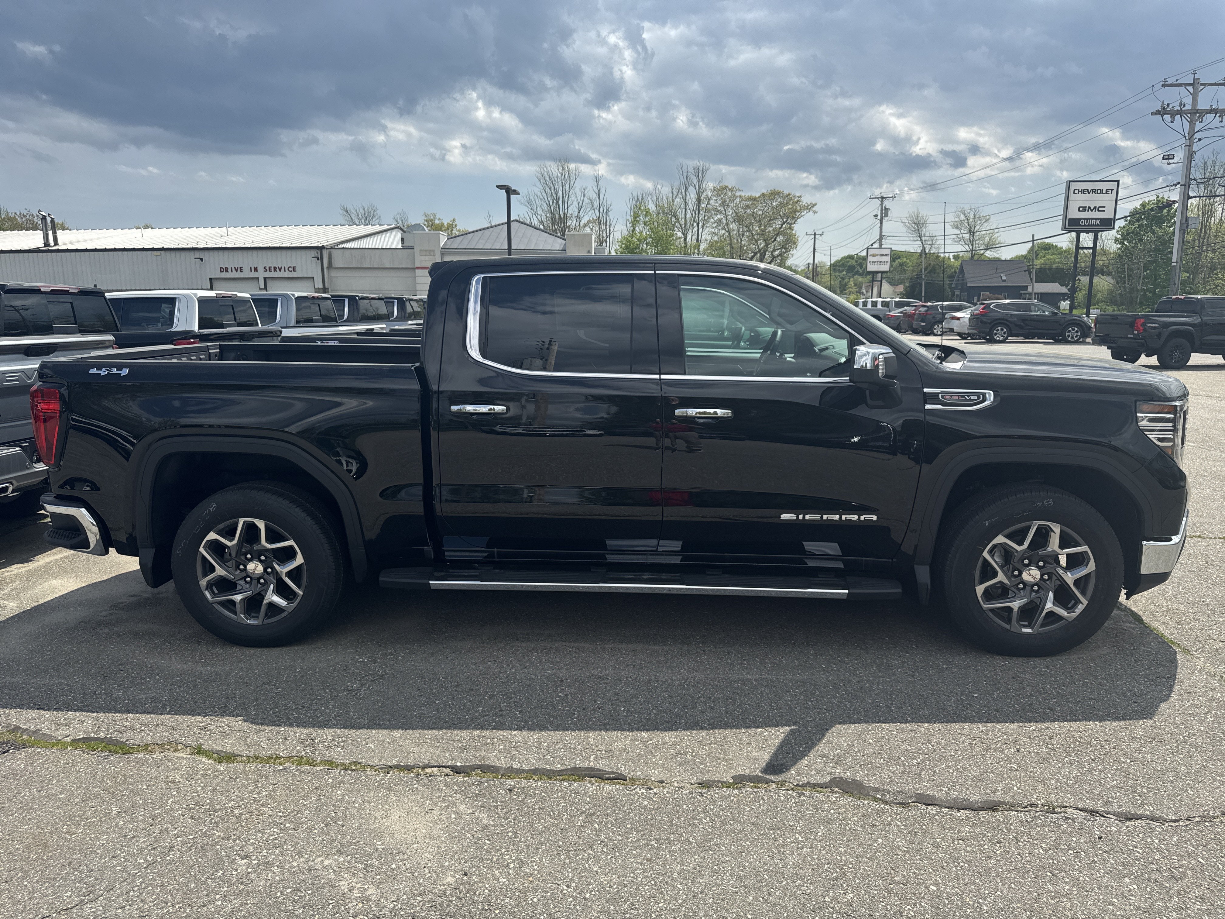 New 2026 Onyx Black GMC SLT image 2