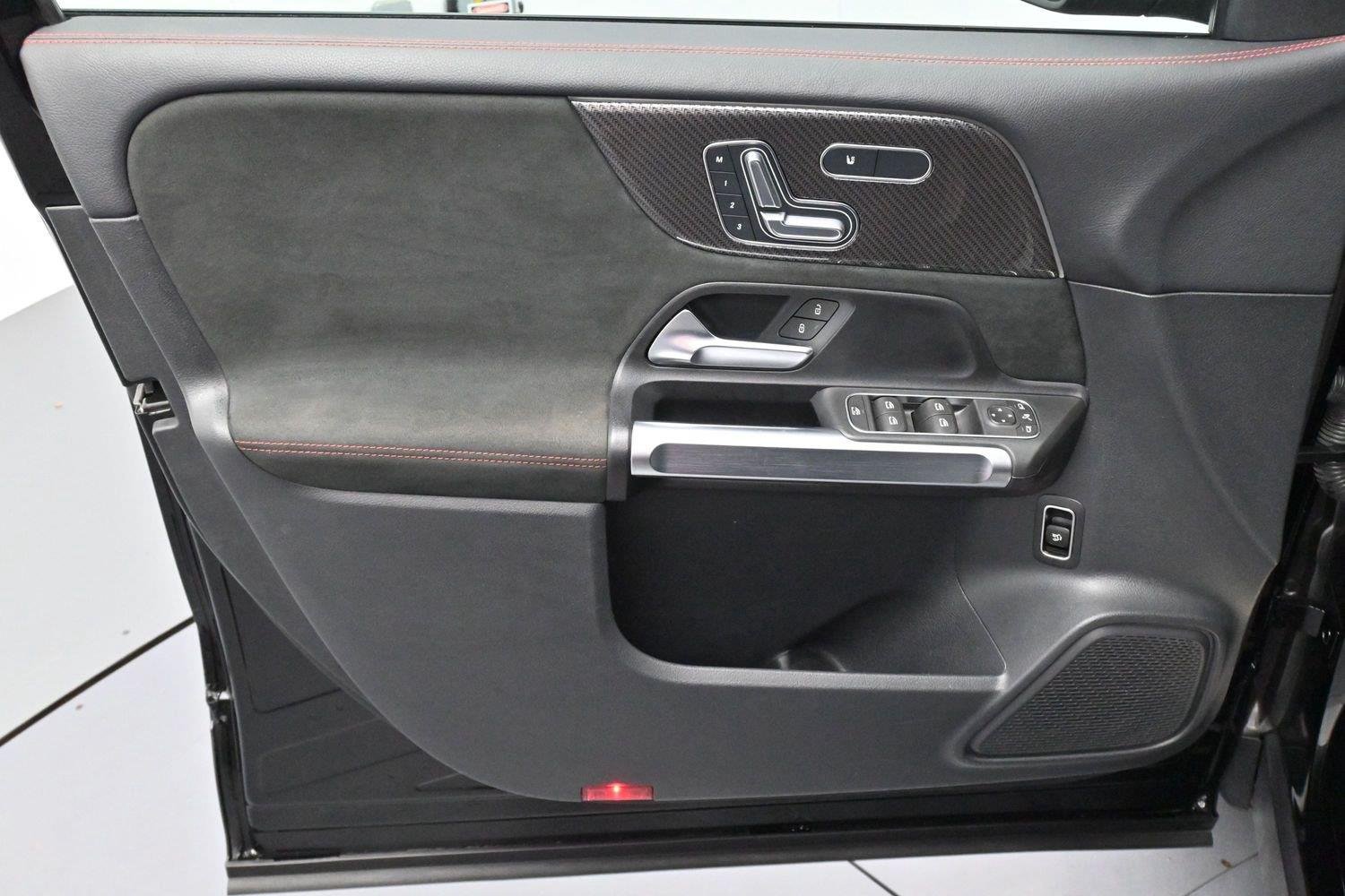 Used 2024 Black Mercedes-Benz GLB 250 image 11