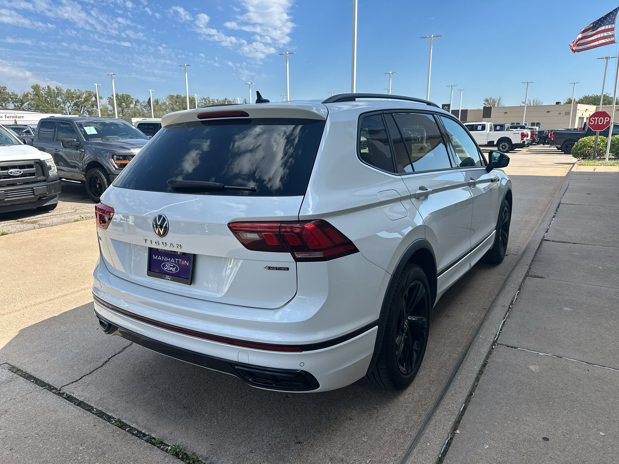 Used 2024 Opal White Pearl Volkswagen SE R-Line Black image 9