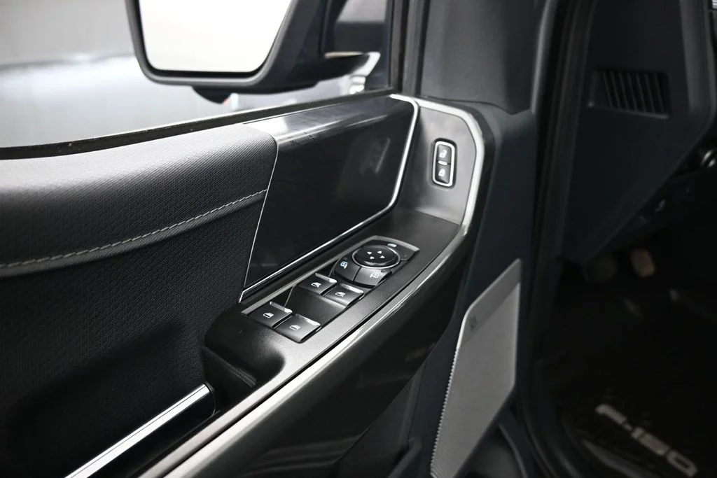 Used 2023 Gray Ford XLT image 10