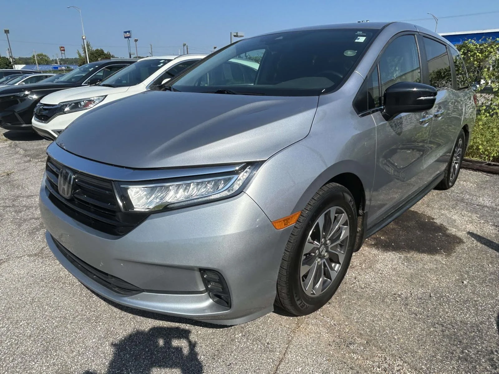 Certified Used 2022 Silver Honda EX-L image 3
