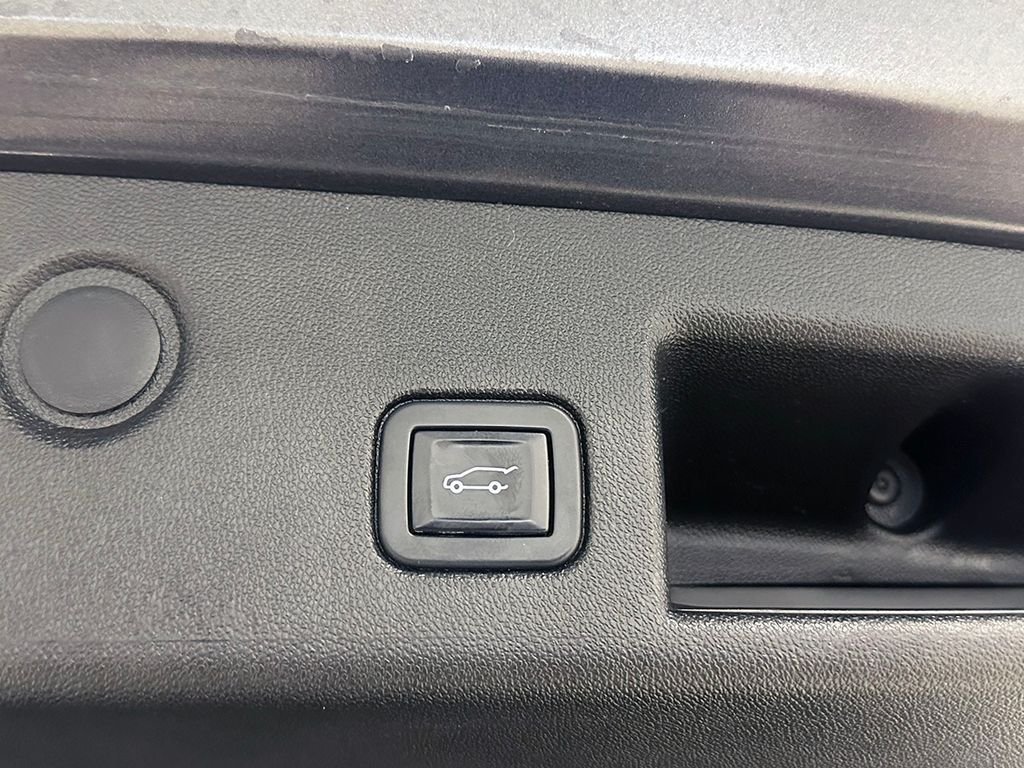 Used 2022 Gray Chevrolet LT image 13