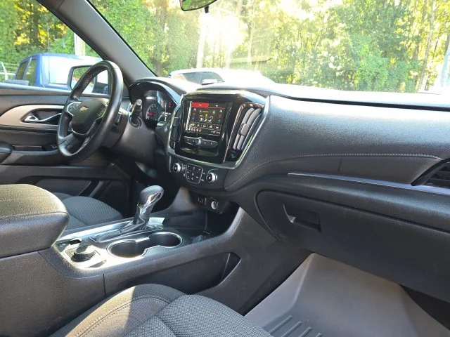 Used 2023 White Chevrolet LT image 21
