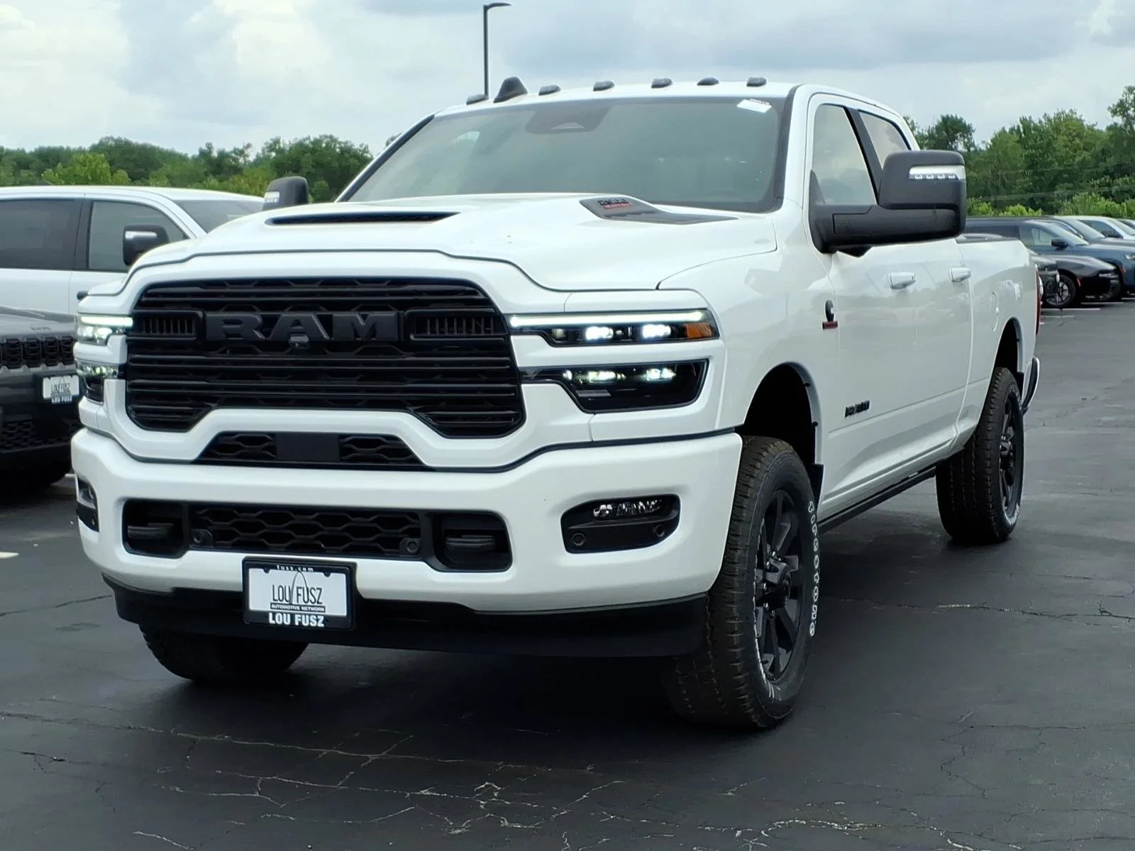 New 2026 Bright White Clear-Coat Exterior Paint RAM Laramie image 2